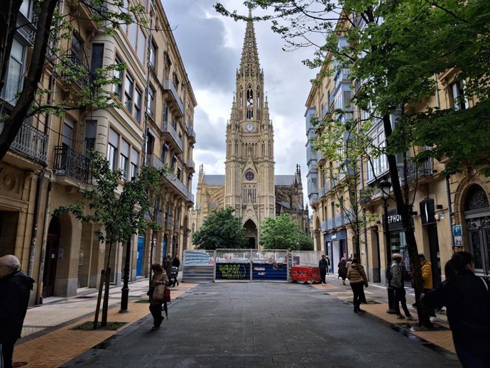 ETSk Topoaren obren eragina duten Loiola eta San Martin kaleen urbanizazio lanak esleitu ditu