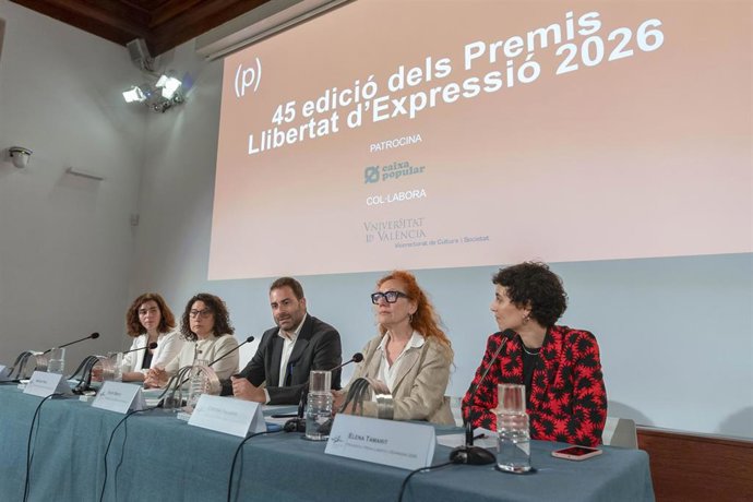 Rueda de prensa previa a la entrega de los Premis Llibertat d'Expressió, que reconocen a la periodista estadounidense Hannah Natanson, la periodista y escritoria Cristina Fallarás y los profesionales de À Punt que ejercieron la cláusula de conciencia