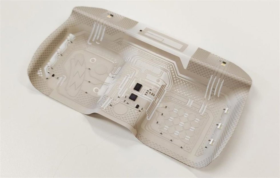 El primer prototipo de panel interior de cabina aeronáutica fabricado con plastrónica