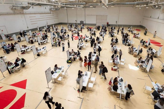 La feria de empleo GiraFeina en Vic (Barcelona)