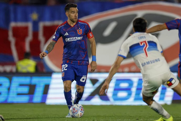 Futbol, Universidad de Chile vs Universidad Catolica. Fecha 11, Liga de Primera 2026. El jugador de Universidad de Chile Matias Zaldivia es fotografiado durante el partido de la Liga de Primera contra Universidad Catolica disputado en el estadio Nacional