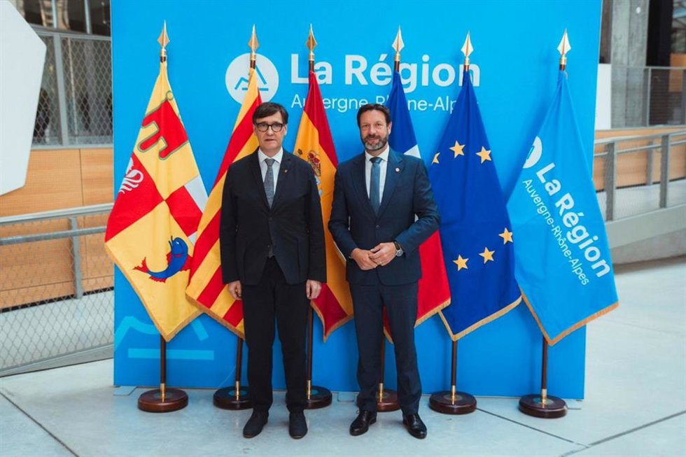 El presidente de la Generalitat, Salvador Illa, y el presidente de Auvernia-Ródano-Alpes, Fabrice Pannekoucke