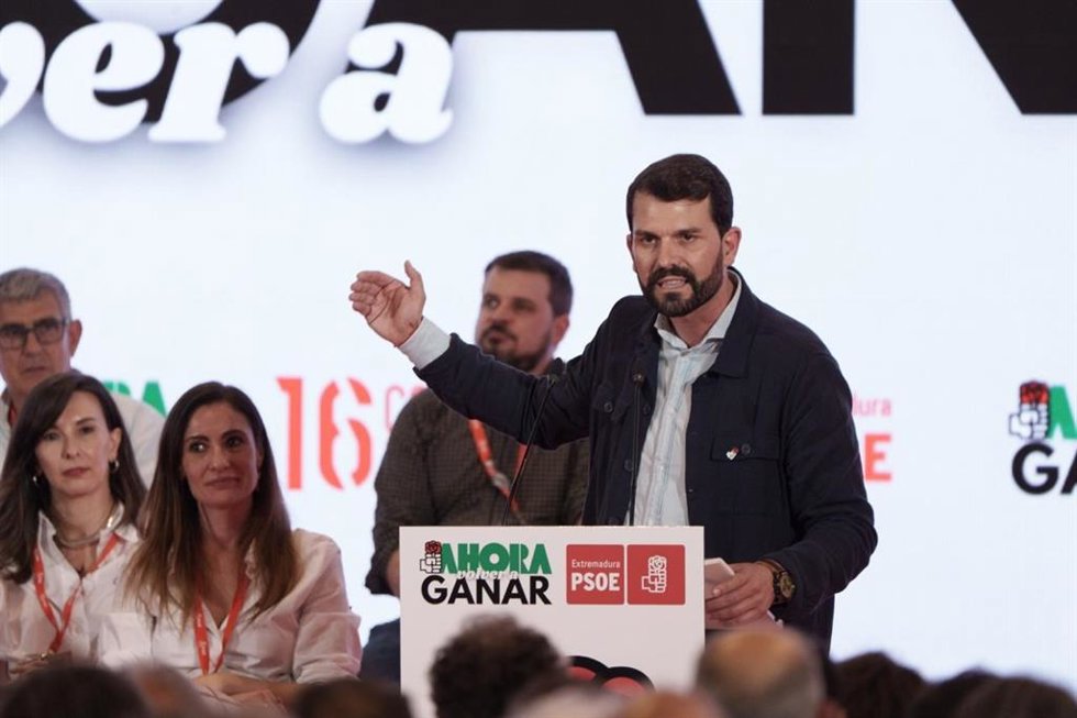 El secretario general del PSOE de Extremadura, Álvaro Sánchez Cotrina, en una foto de archivo.