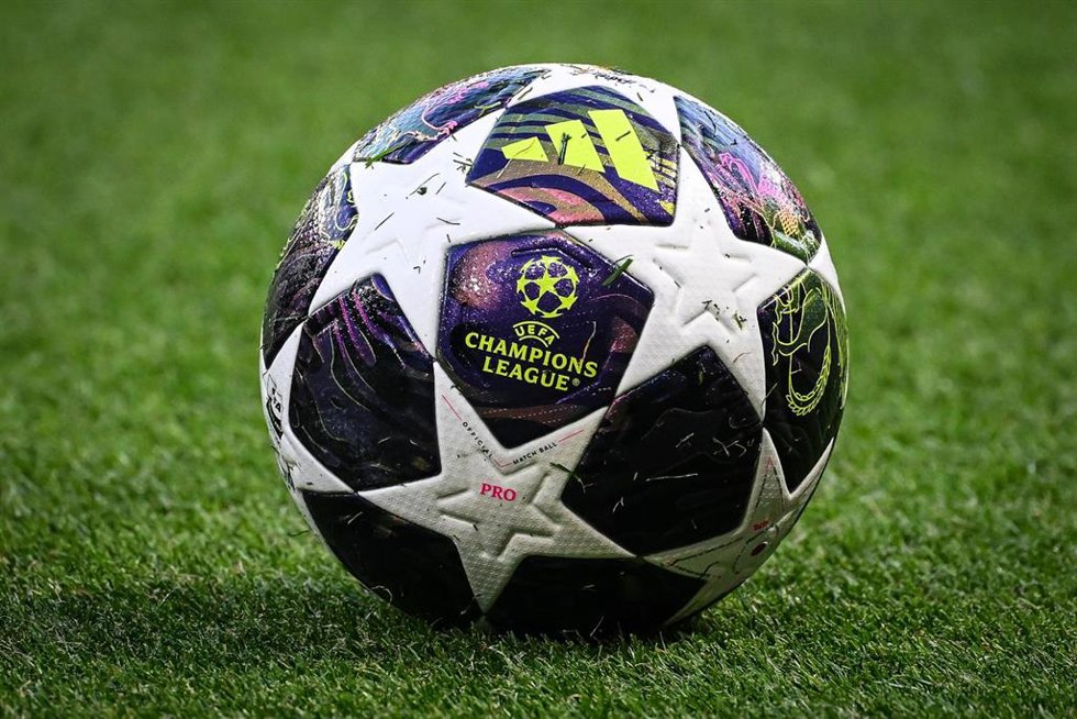 April 28, 2026, Paris, France, France: Illustration of the Adidas match ball with the official UEFA Champions League logo during the UEFA Champions League match between Paris Saint-Germain and FC Bayern Munich at Parc des Princes Stadium on April 28, 2026
