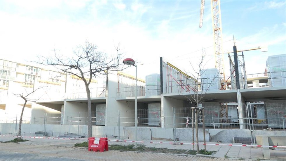 Archivo - Bloque de pisos en construcción
