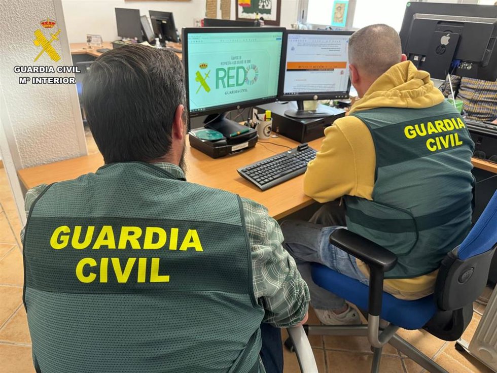 Investigan a tres personas de Fuensalida por publicar en redes contenidos racistas que incitan a la violencia.