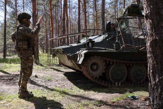 RUSSIA, KHERSON REGION - MAY 4, 2026: Men serve with the crew of a 9K35 Strela-10 short-range surface-to-air missile system deployed with the 98th Airborne Division, Dnepr Group of Forces, during the special military operation