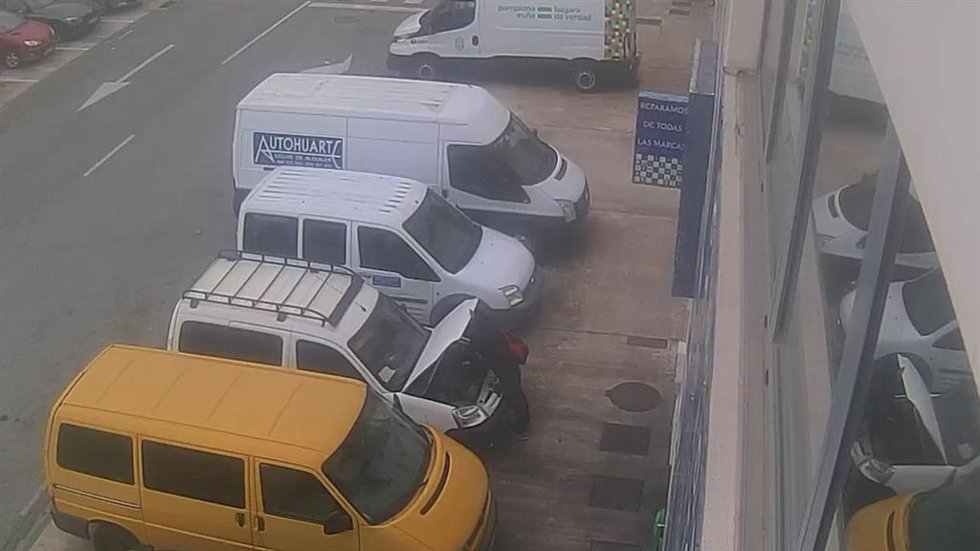 Imagenes captadas por las cámaras de seguridad de uno de los robos.