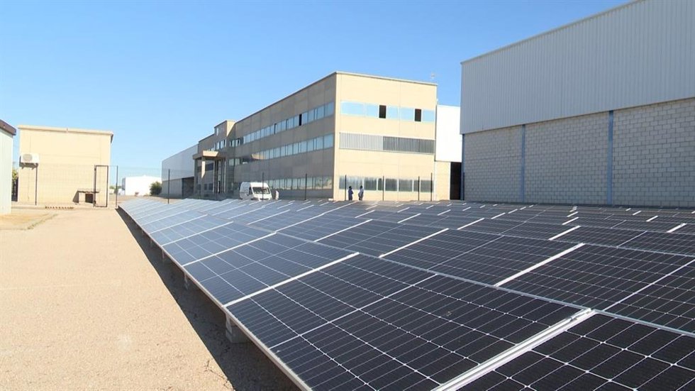 Archivo - Los paneles solares de GFM ilustran cada vez más industrias de La Mancha.