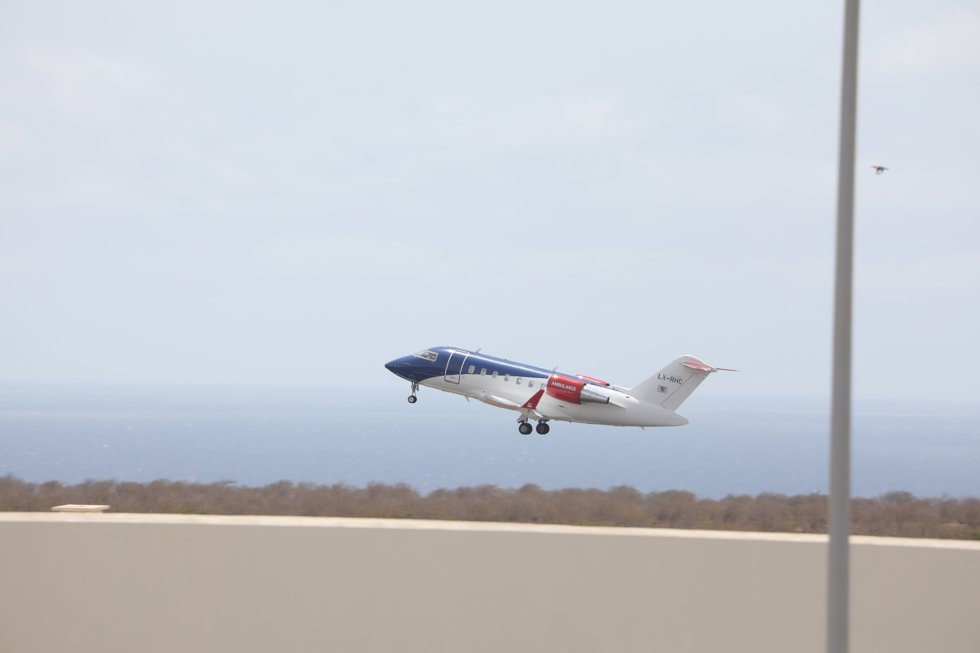 PRAIA, May 6, 2026  -- An aircraft involved in the evacuation of passengers suspected of hantavirus infection takes off from Nelson Mandela International Airport in Praia, Cabo Verde, on May 6, 2026.