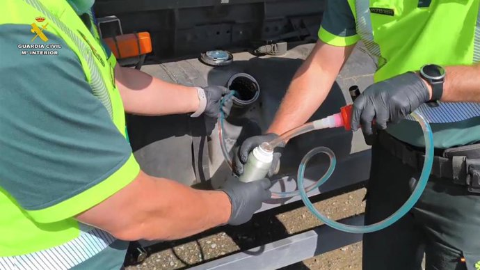 La Guardia Civil denuncia a una empresa de transportes por uso fraudulento de gasóleo 'bonificado' tipo B