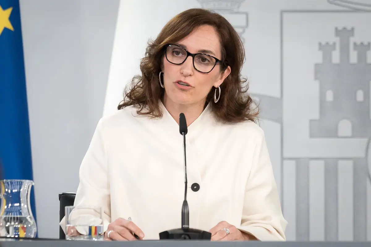 La ministra de Sanidad, Mónica García