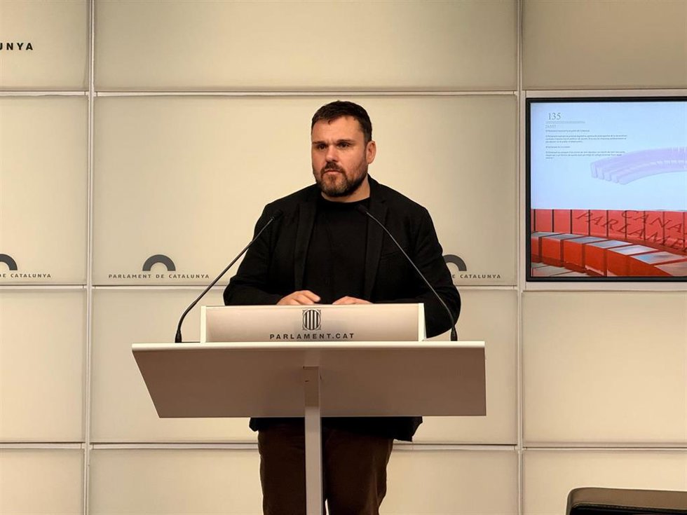 Archivo - El diputado de los Comuns en el Parlament Andrés García Berrio en rueda de prensa