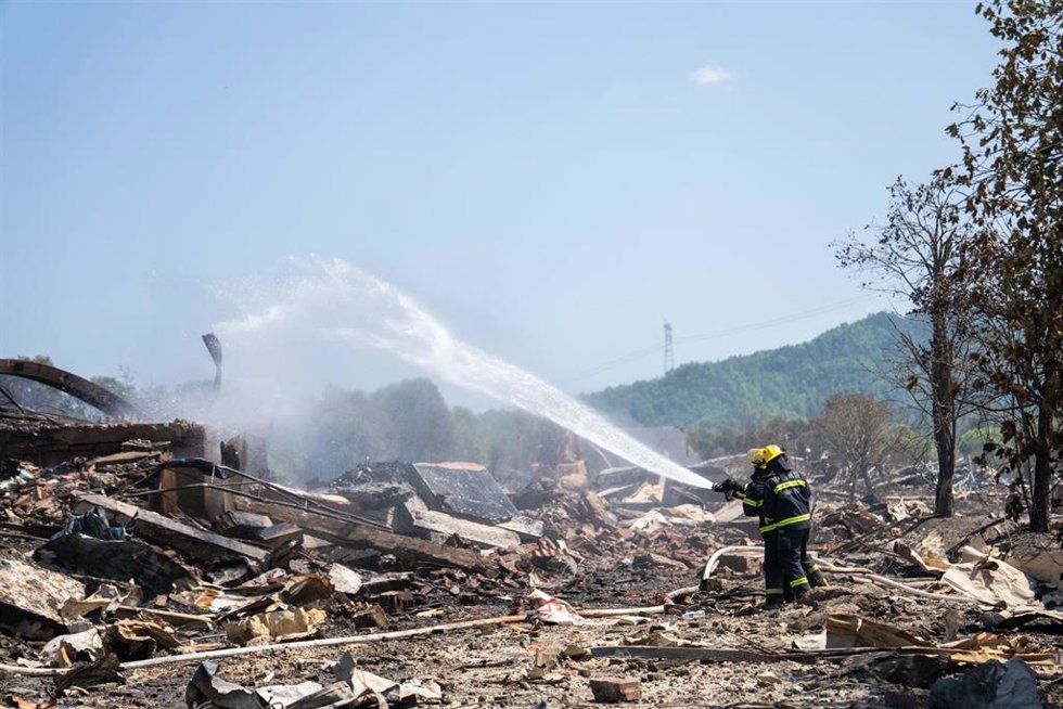 Daños materiales tras la explosión de una fábrica de fuegos artificiales en Hunan, China (archivo)