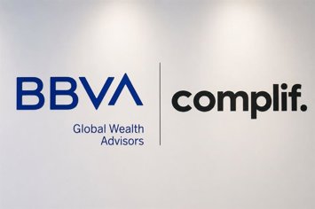 Logos de BBVA Global Wealth Advisors y Complif.