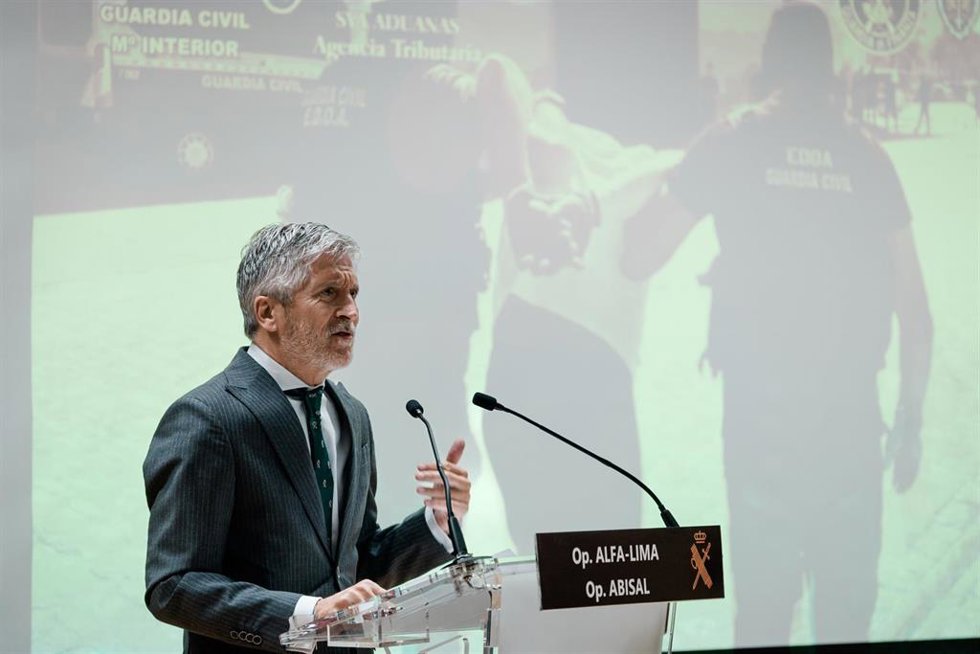 El ministro del Interior, Fernando Grande-Marlaska, durante una rueda de prensa, en la Dirección General de la Guardia Civil