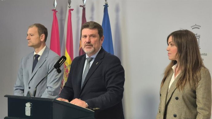 El concejal de Seguridad Ciudadana y Emergencias, Fulgencio Perona, en una rueda de prensa