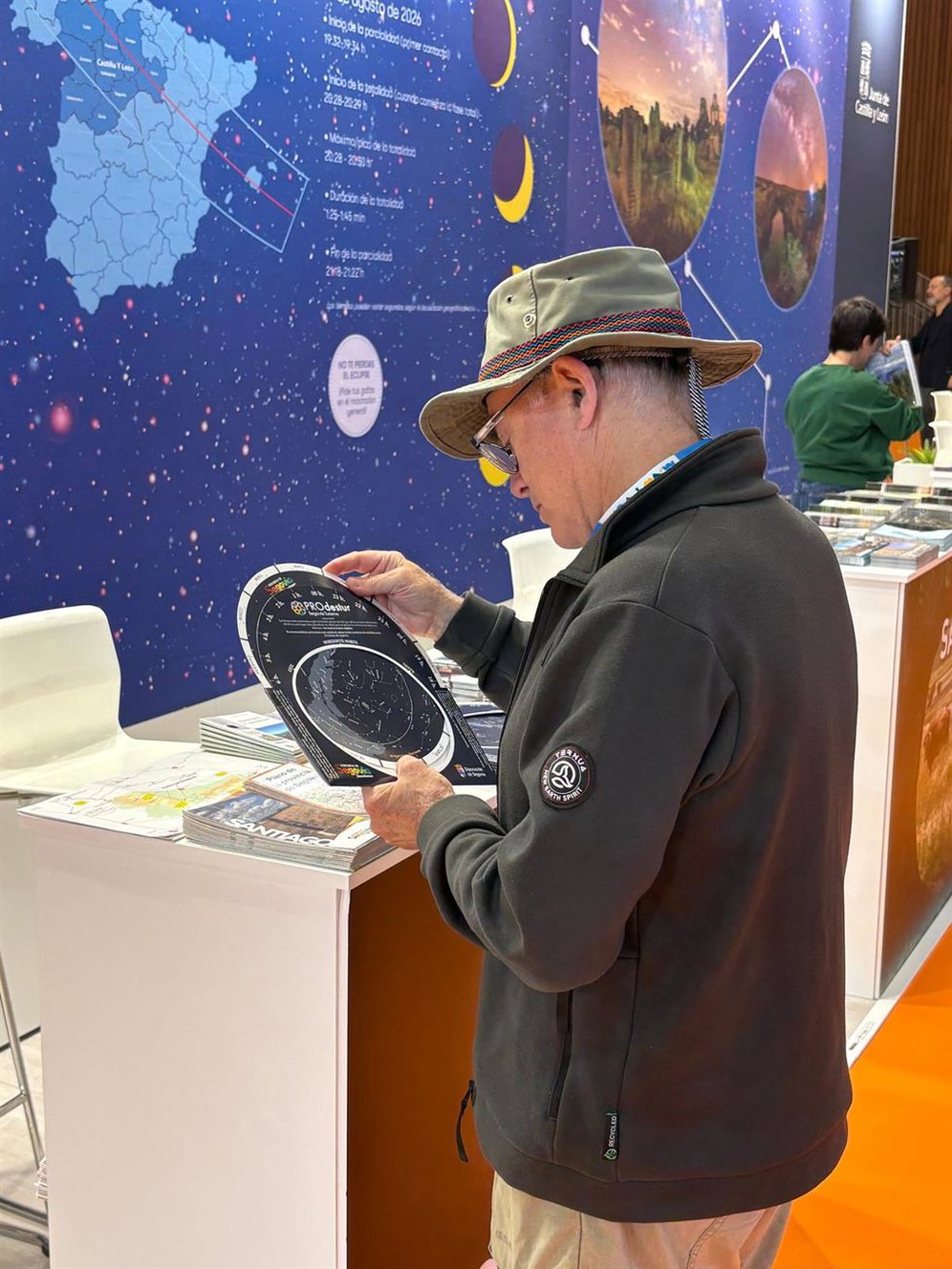 La Diputación de Segovia se promociona con la eclipse de agosto en la Feria Expovacaciones Bilbao 2026 .