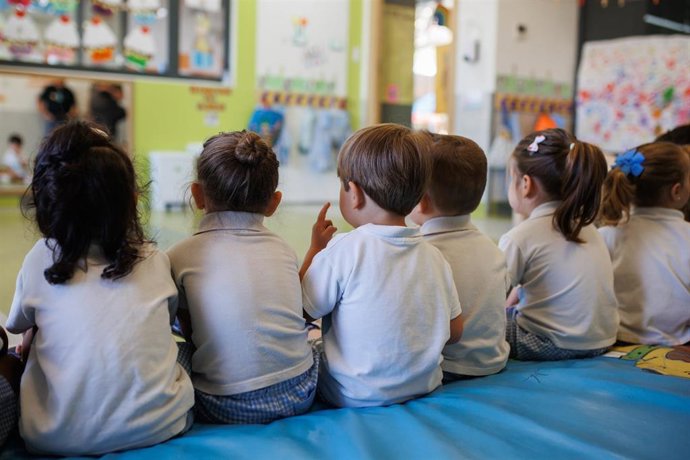Archivo - Niños en una guardería.
