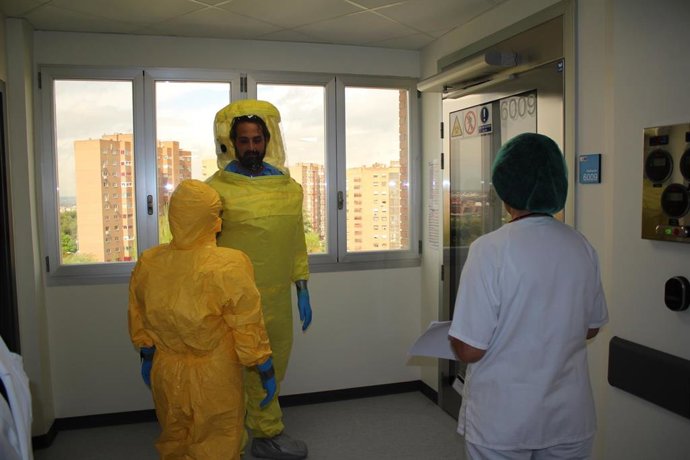 Archivo - Unidad de Aislamiento de Alto Nivel del Hospital La Paz