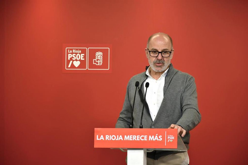 El diputado socialista regional, Miguel González de Legarra.