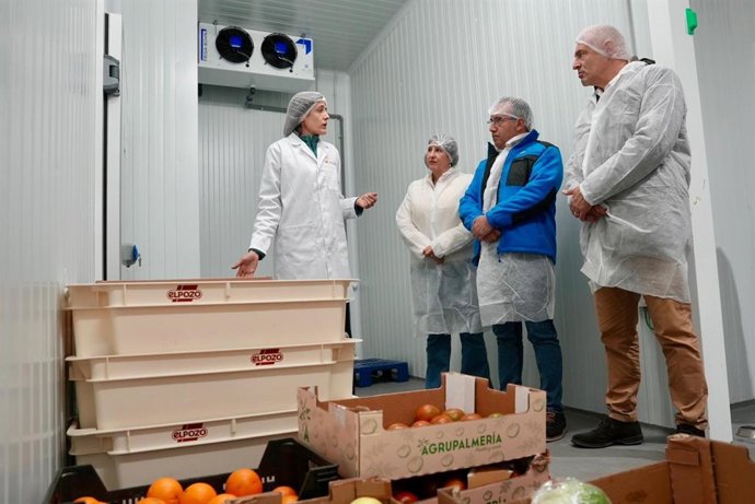 El diputado Alfonso Romo visita las instalaciones de la empresa encargada de elaborar el servicio de comida a domicilio que presta la institución provincial