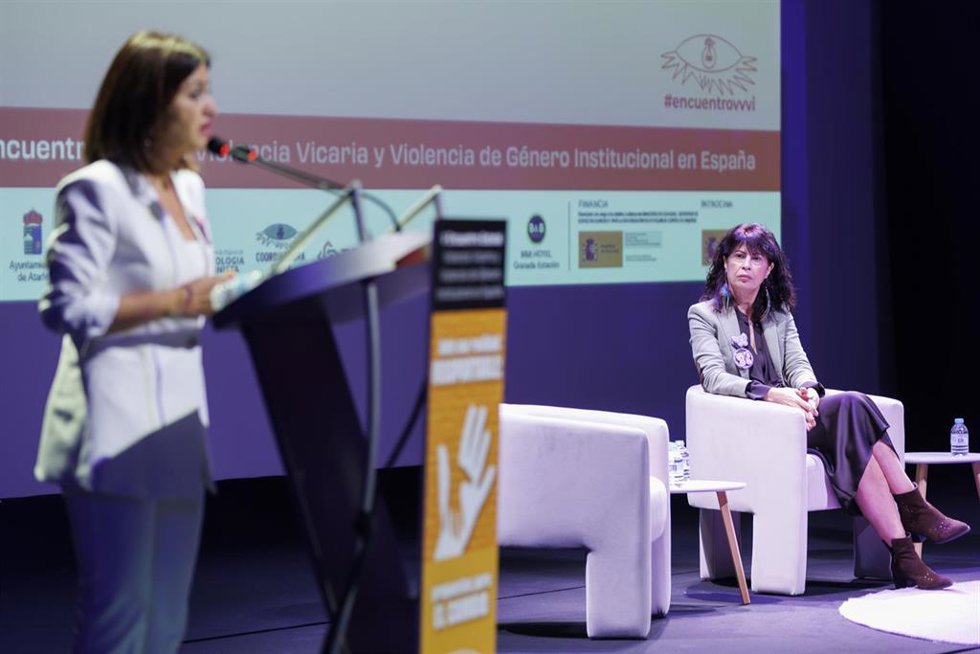 La ministra de Juventud e Infancia, Sira Rego, y la ministra de Igualdad, Ana Redondo, participan en Maracena (Granada) en la apertura del V Encuentro sobre Violencia Vicaria y Violencia de Género Institucional.