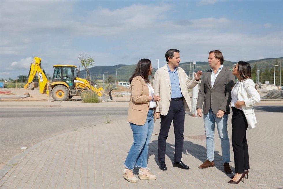 Antonio Repullo con José María Bellido, Beatriz Jurado y Carmen Granados.