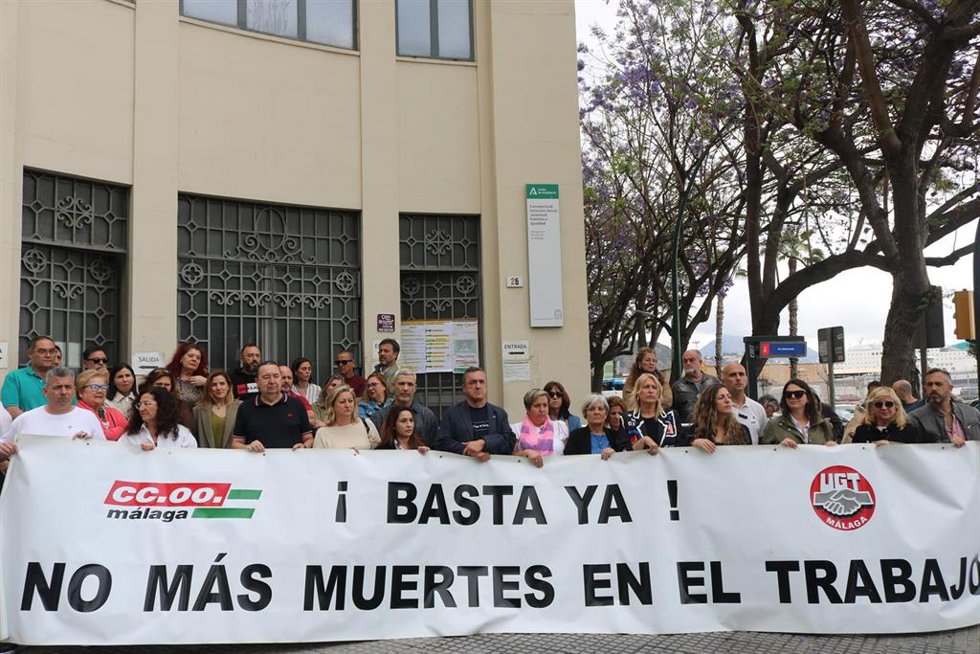Concentración En Málaga De CCOO Y UGT Con Motivo De La Muerte De Un Trabajador En Jornada Laboral.