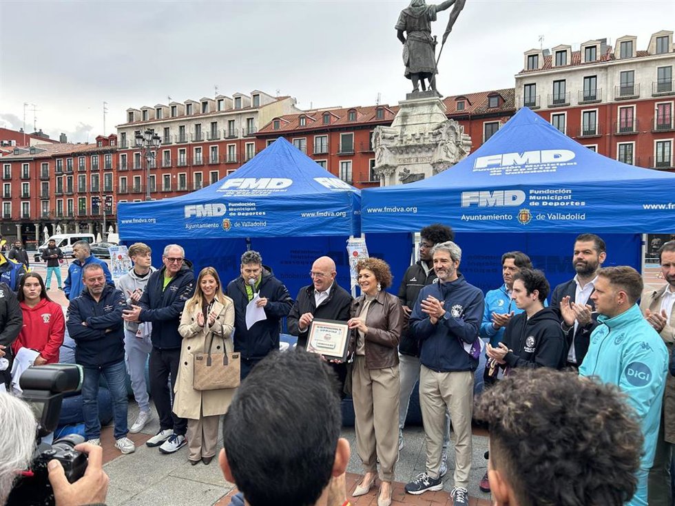 Apertura en la Plaza Mayor de Valladolid de la jornada de Educación Física en la calle.
