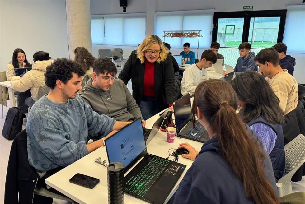 Archivo - Gobierno, Cámara y UNIR lanzan la II edición del programa de formación en competencias digitales 'Cantabria Tech Talent'