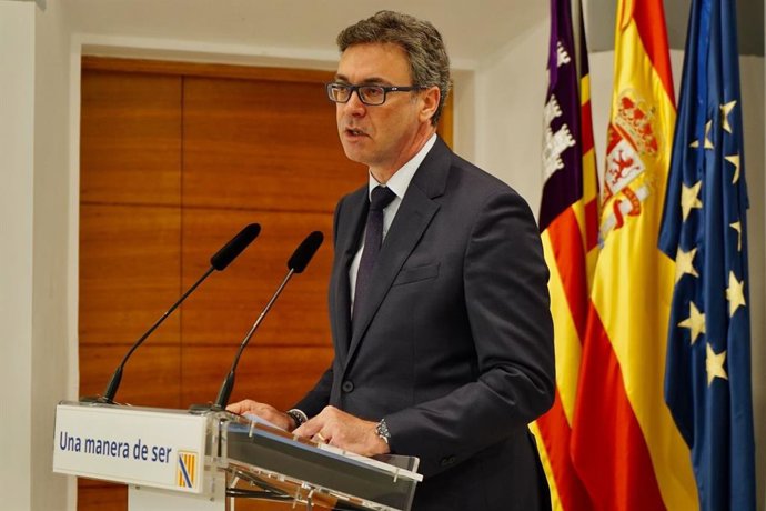 El portavoz del Govern, Antoni Costa, en rueda de prensa