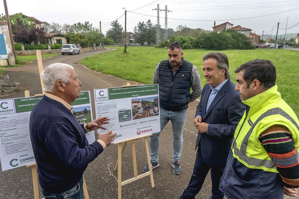 El Ayuntamiento mejorará la red de abastecimiento de agua en el barrio de Ladredo, en Camargo Pueblo