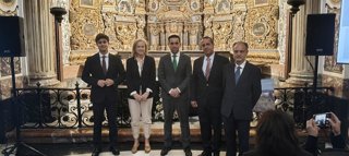 El doctor en Historia del Arte, José Gabardón, tras la conferencia sobre el 'tesorillo romano' de El Castillo de las Guardas, pronunciada en la iglesia de San Luis de los Franceses.