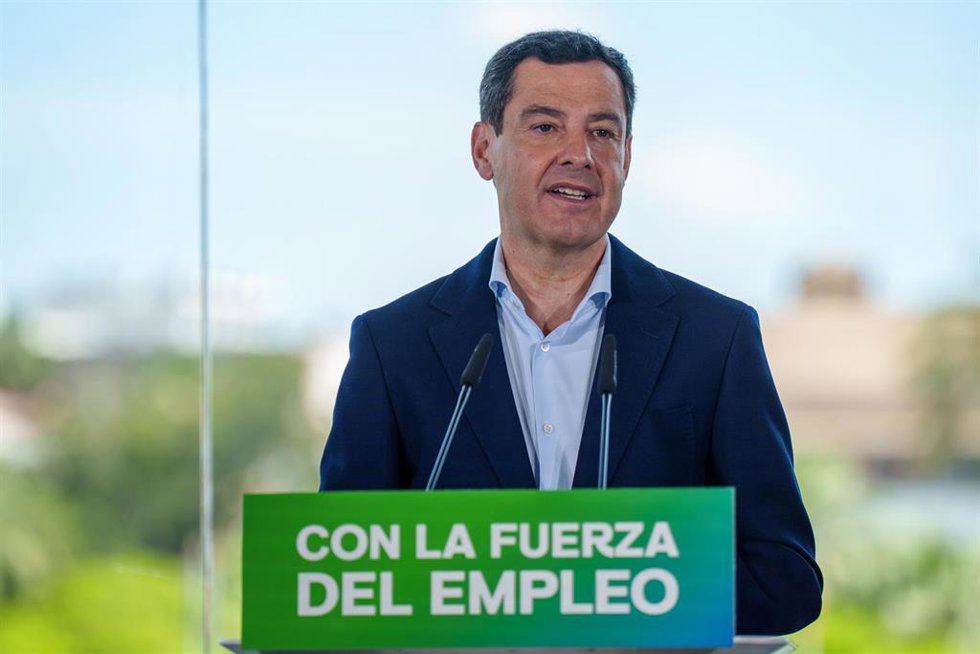 El presidente del PP de Andalucía y candidato a la reelección a la Junta, Juanma Moreno, durante un acto de la campaña electoral para el 17M. Imagen de archivo.