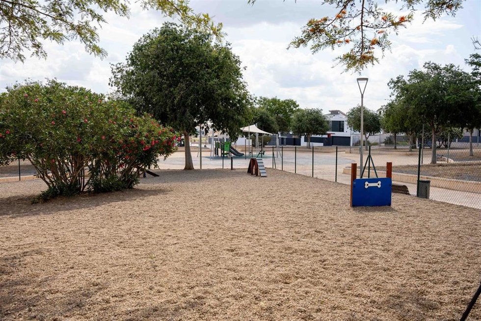 Archivo - Nuevo parque canino en el barrio de Los Molinos-La Pipa, en Almería.