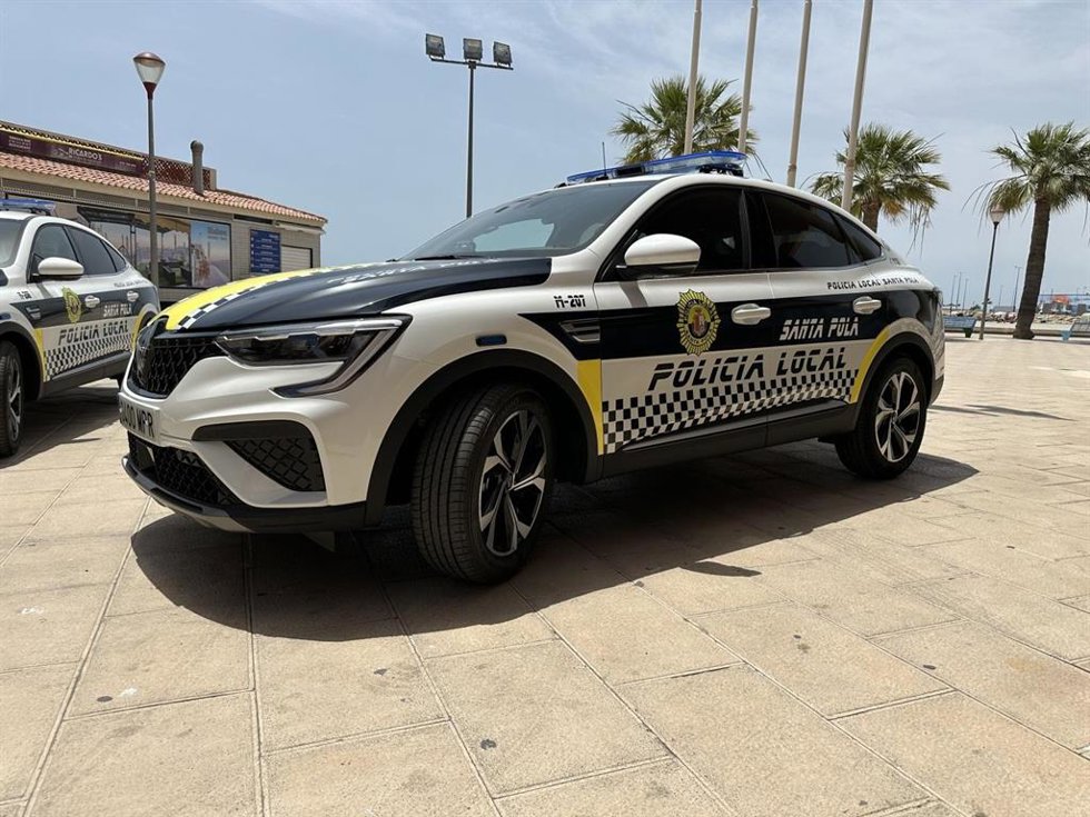 Archivo - Un coche de la Policía Local de Santa Pola (Alicante)