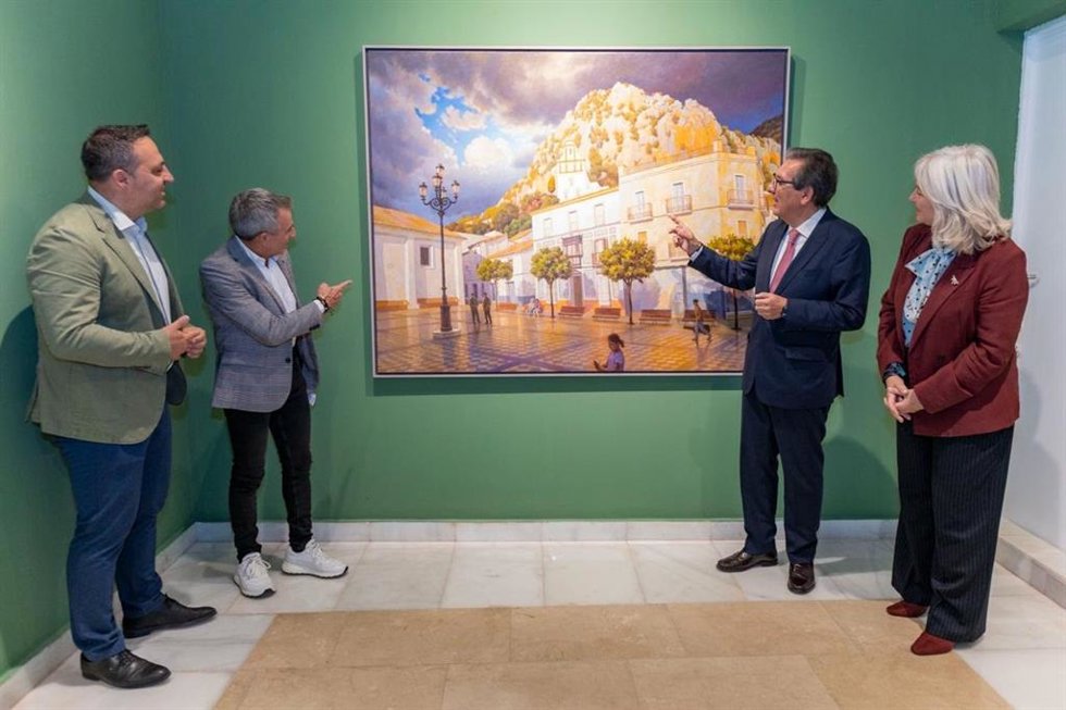 Antonio Pulido, presidente de la Fundación Cajasol, José Luis López Fernández, presidente de la Fundación López Mariscal, y Mercedes Colombo, delegada de la Junta de Andalucía en Cádiz, junto a uno de los cuadros de la nueva exposición