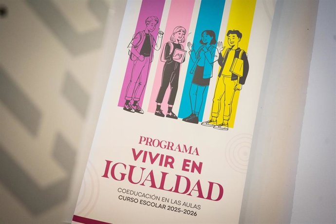 Ayuntamiento entrega los diplomas a los centros educativos participantes en el programa Vivir en Igualdad.