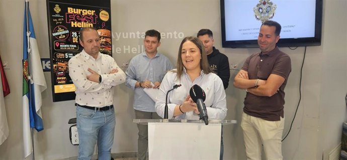 La Burger Fest se estrena en Hellín de la Mano de la Cofradía de la Paz