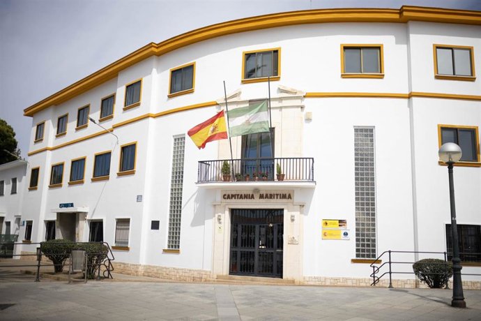 Imagen de la fachada de la Capitanía Marítima de Huelva.