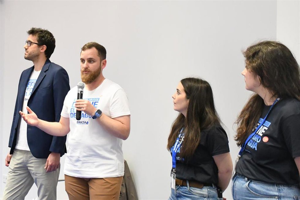La Cátedra Emacsa acoge una visita técnica a la Estación de Tratamiento de Agua Potable (ETAP) de Villa Azul dirigida a miembros de Young Water Professionals (YWP), asociación internacional que integra a jóvenes profesionales vinculados al sector de agua.