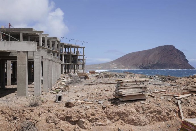 Hotel que se construye cerca de la playa de La Tejita