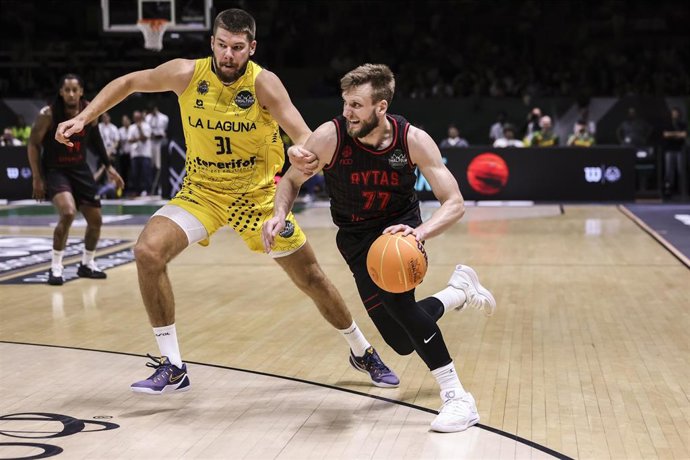 Martynas Paliukenas, Rytas Vilnius, y Rokas Giedraitis, La Laguna Tenerife