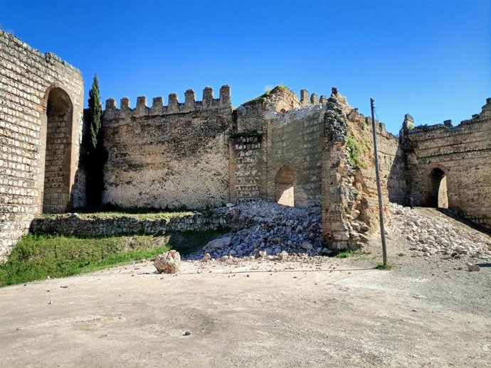 Archivo - El castillo de Escalona (Toledo) un día después del derrumbe de la torre albarrana, el 15 de marzo de 2026.