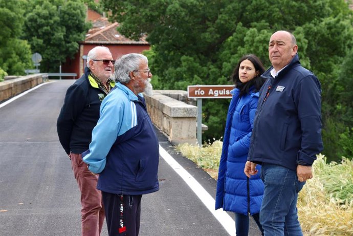 El presidente de la Diputación de Segovia, Miguel Ángel de Vicente, visita los ocho núcleos de Ayllón (Segovia) y comprueba las inversiones que mantiene la Diputación Provincial