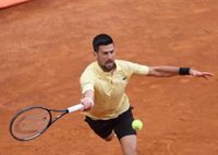 Djokovic flaquea en Roma y cae en su debut
