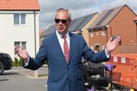 El ultraderechista Farage celebra unos resultados "históricos" en las municipales de Reino Unido