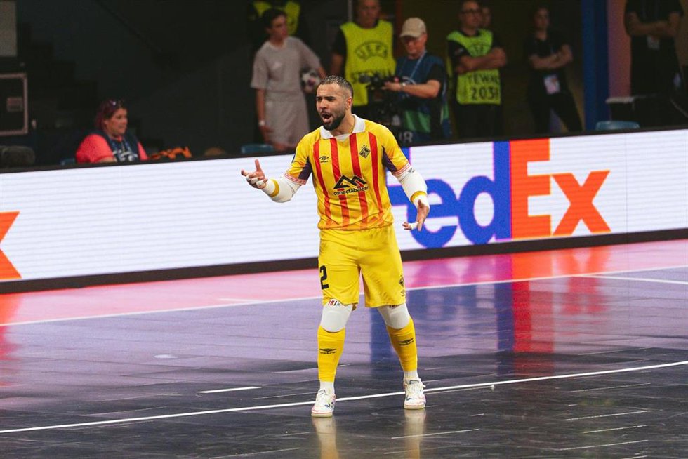 Dennis, durante un partido con el Illes Balears Palma Futsal.