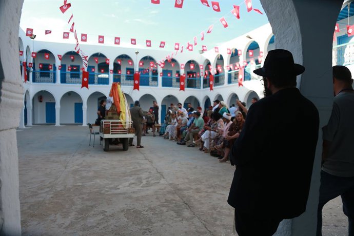 5 de maio de 2026, Djerba, Djerba, Tunísia: Judeus da Tunísia e de diversos países do mundo realizam a peregrinação judaica anual à Sinagoga de El Ghriba, considerada um dos mais antigos locais de culto judaicos da África e com uma história 